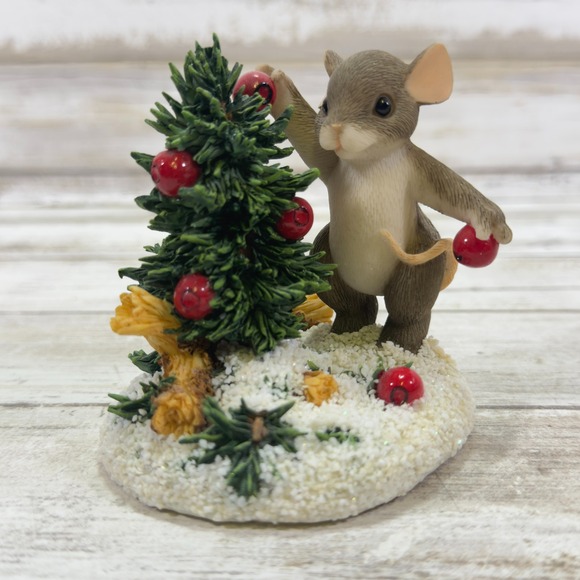 Charming Tails A Berry Tiny Tree -  98/311 Christmas Mouse Figurine - Picture 1 of 6
